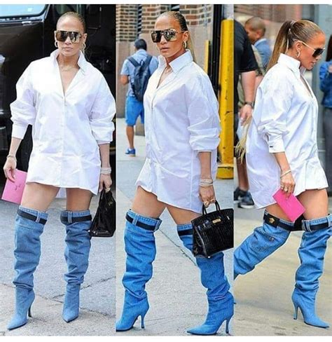 jennifer lopez indossa gli stivali di jeans di versace|Super! Jennifer Lopez da Versace SS 2020 sfila con l'abito che .